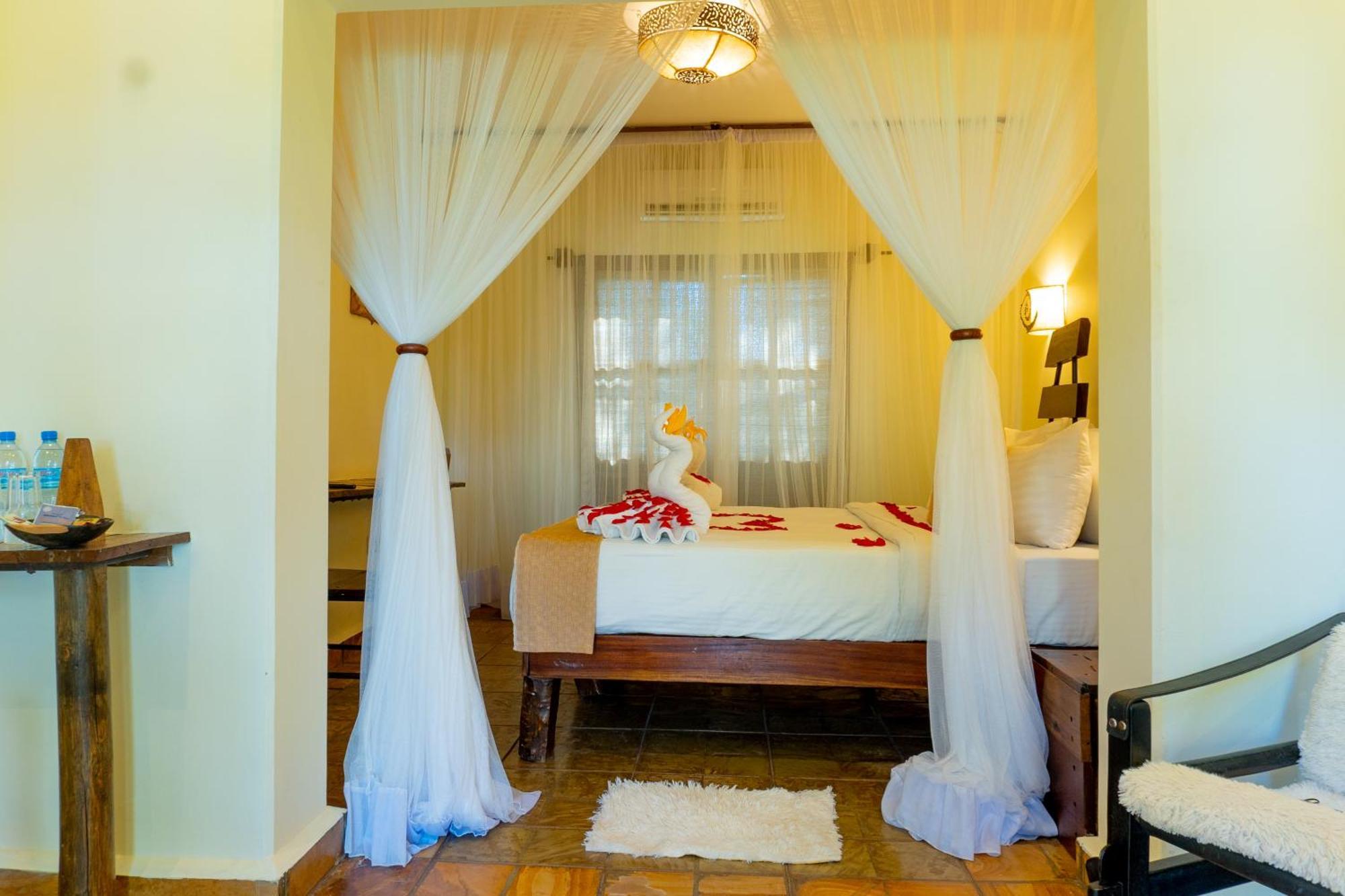 Weru Weru River Lodge 莫希 外观 照片