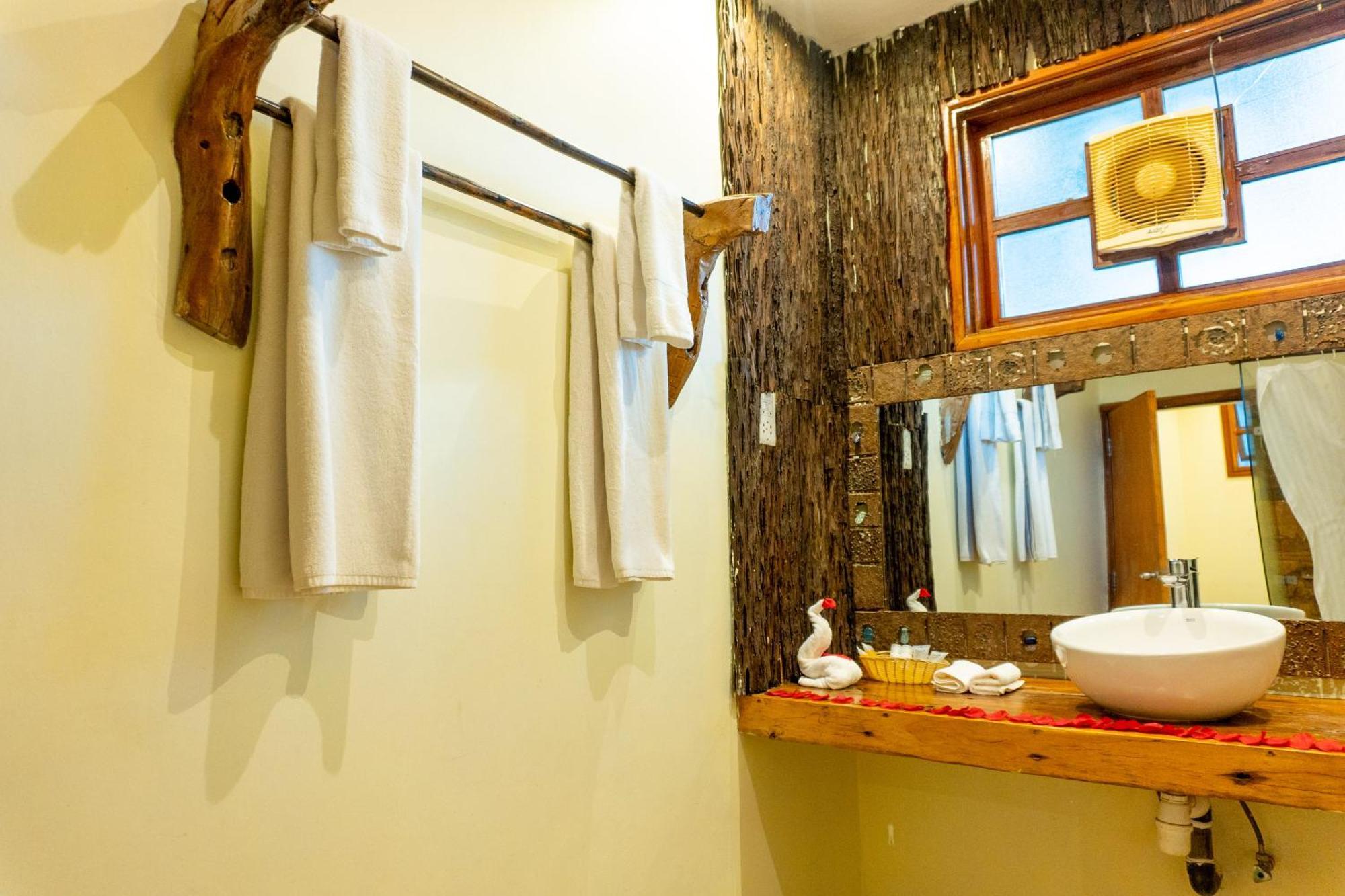 Weru Weru River Lodge 莫希 外观 照片
